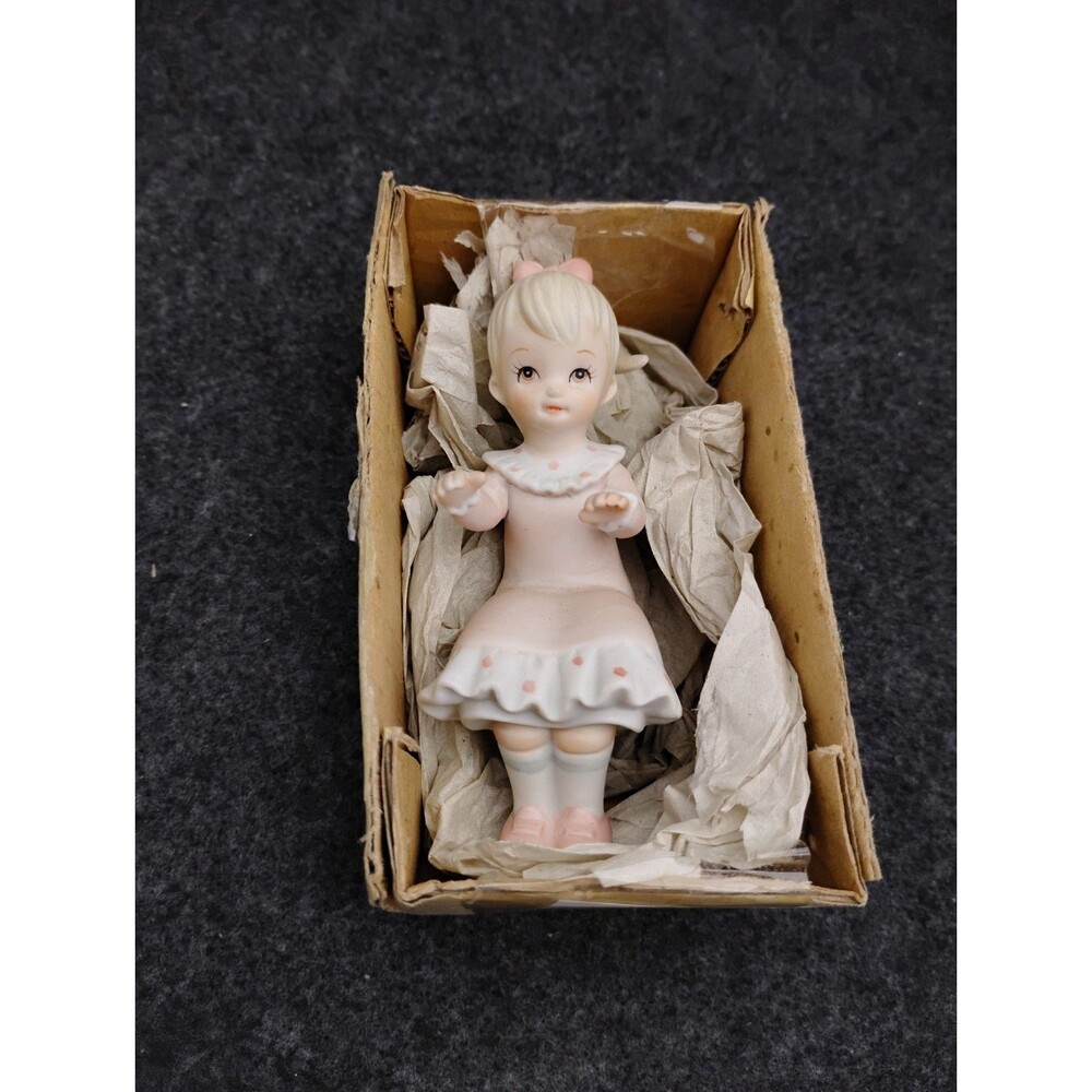 Vintage Lefton Christopher Collection Girl Piano Player TWJ 04654 Shelf Sitter